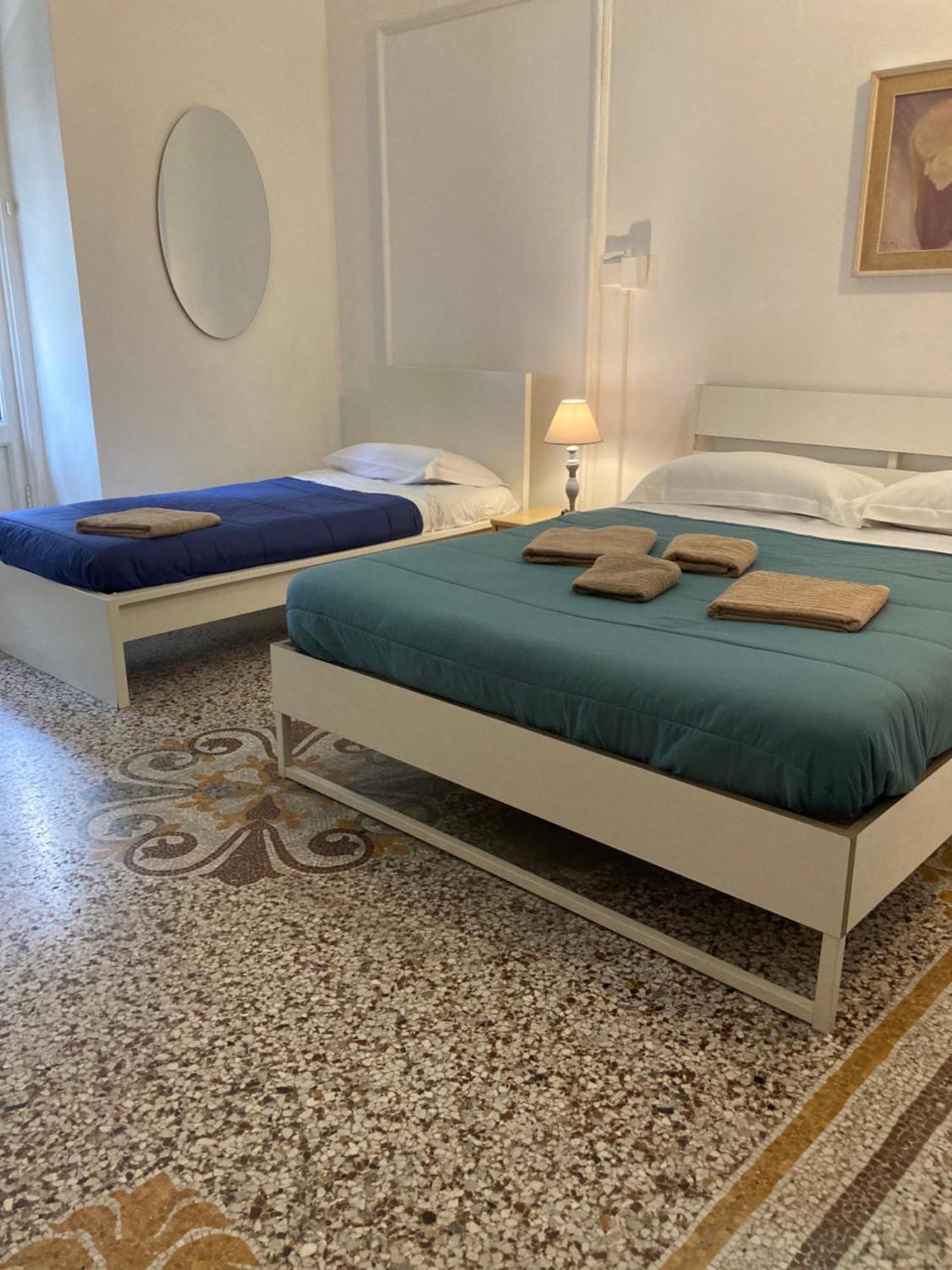 Guest House Roma Genoa Exterior photo